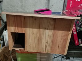 Igelhaus aus Holz neuwertig wetterfest mit Dach