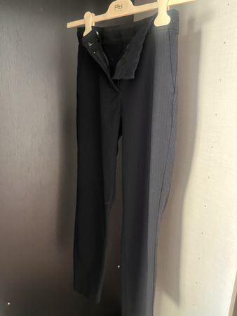 Zara schwarze Nadelstreifen-Hose XS – elegant & klassisch