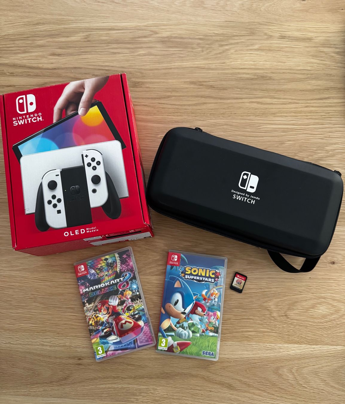 Nintendo Console: Nintendo switch Oled – Usato da Bramois venduto da rig_8pq7