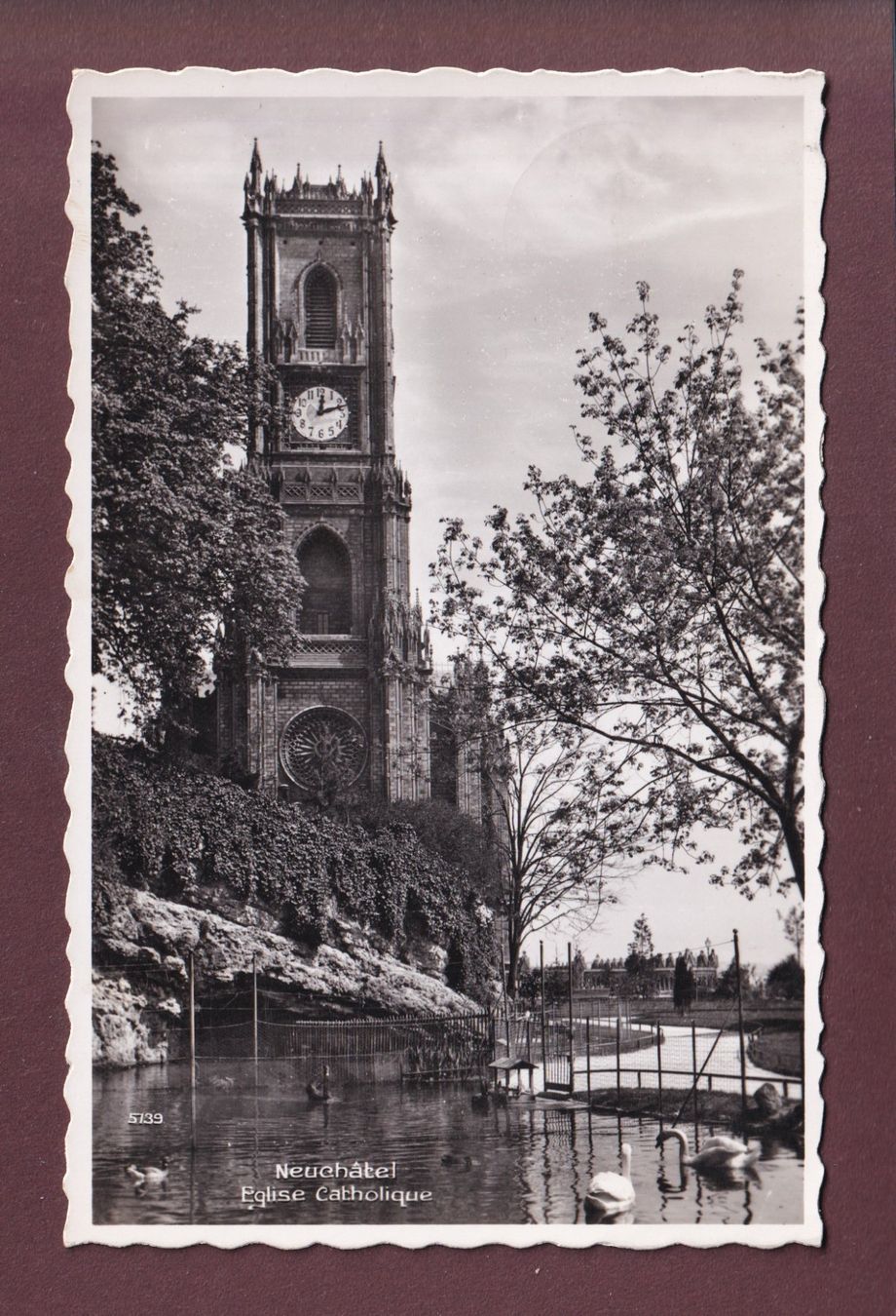 Cartoline postali: NEUCHÂTEL - Eglise Catholique - 1945 – Usato da Pully venduto da nicecards