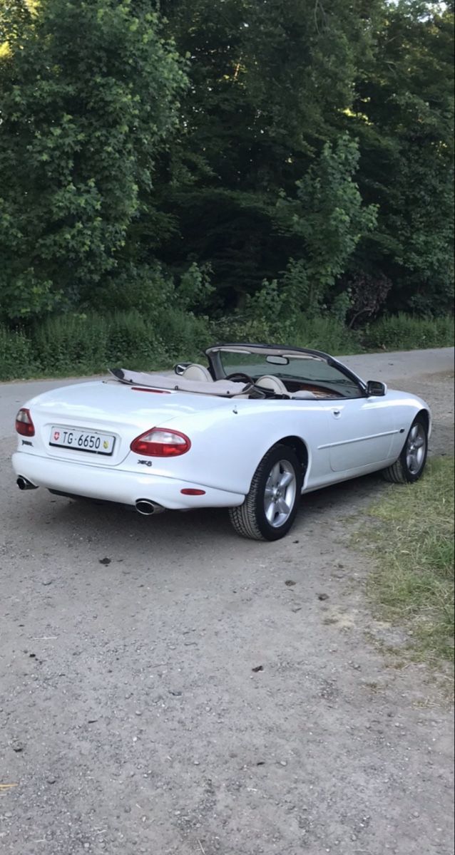 Jaguar Automobili: Jaguar XK8 Convertible – Difettoso da Steckborn venduto da motorschuppen 2