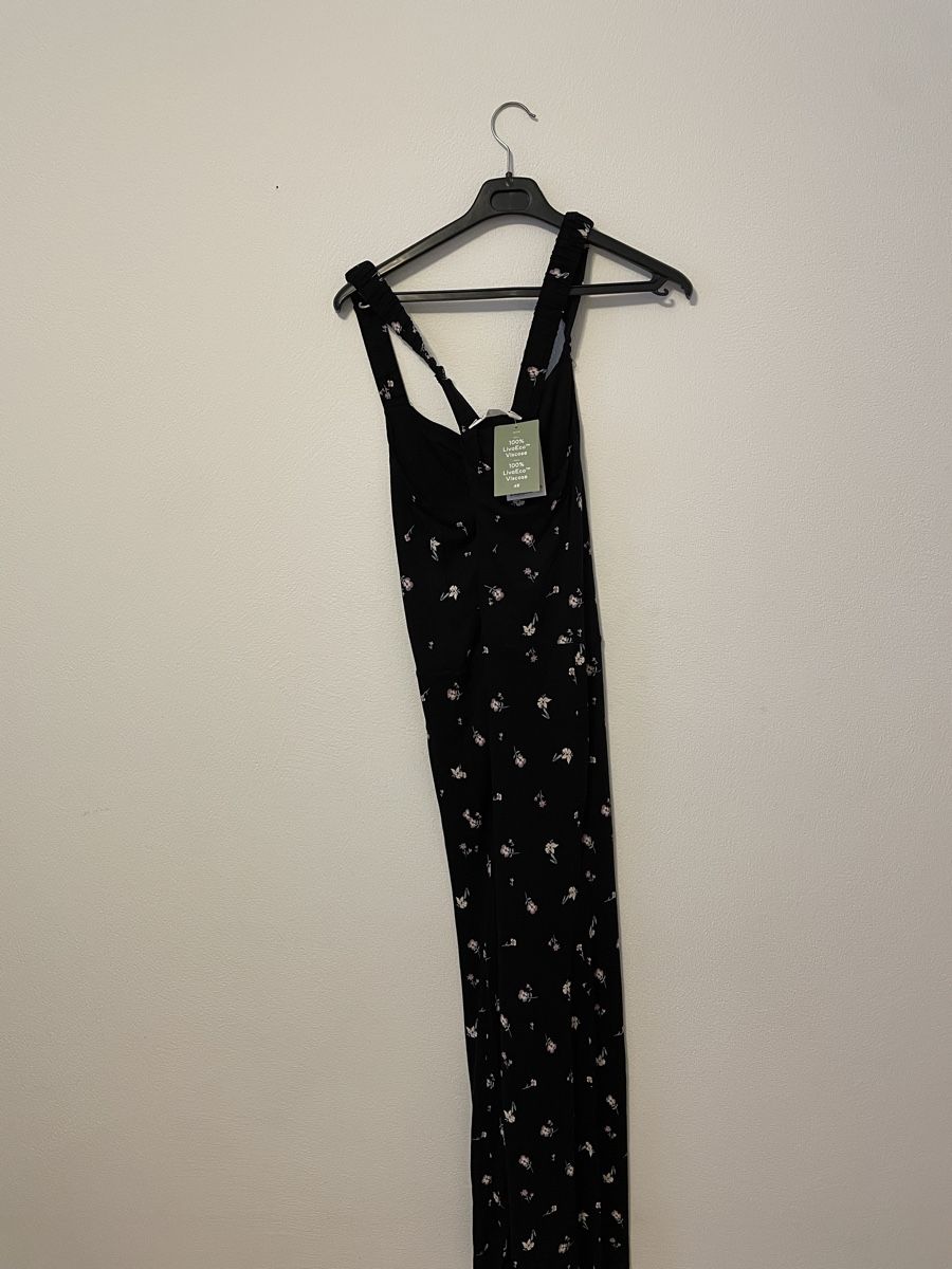 H&M Tute: Jumpsuit H&M Neu mit Etikett – Nuovo e nell'imballaggio originale da Chur venduto da Tsambiko