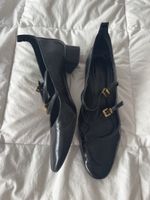 Massimo Dutti Chaussures vernies noires T 40 à brides dorées