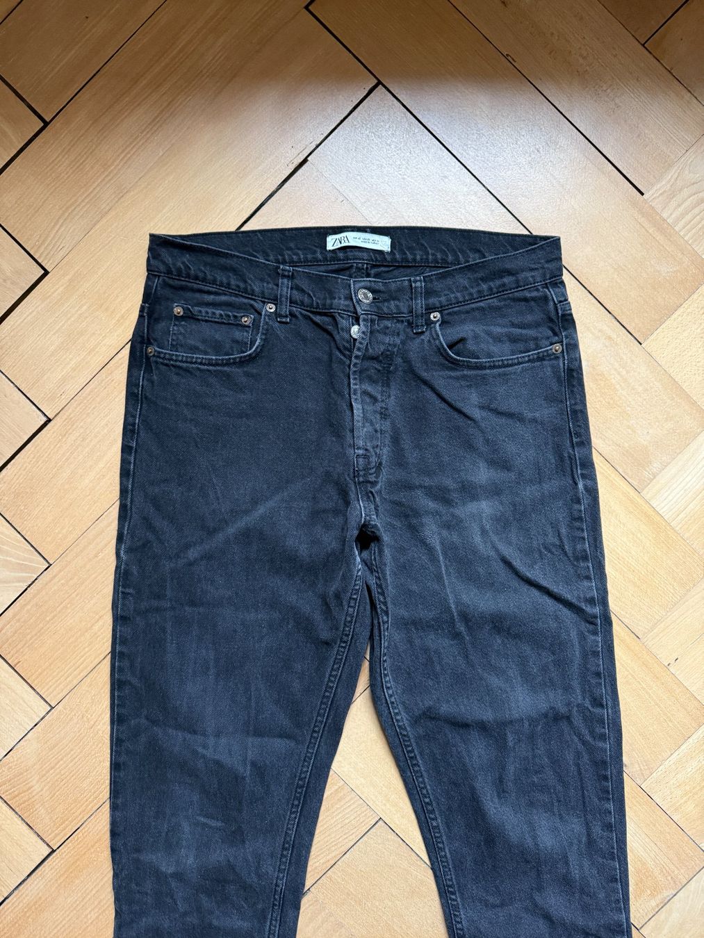 Zara Jeans: ZARA - Jeans schwarz 42 (M) – Usato da Zürich venduto da Diazaio 1