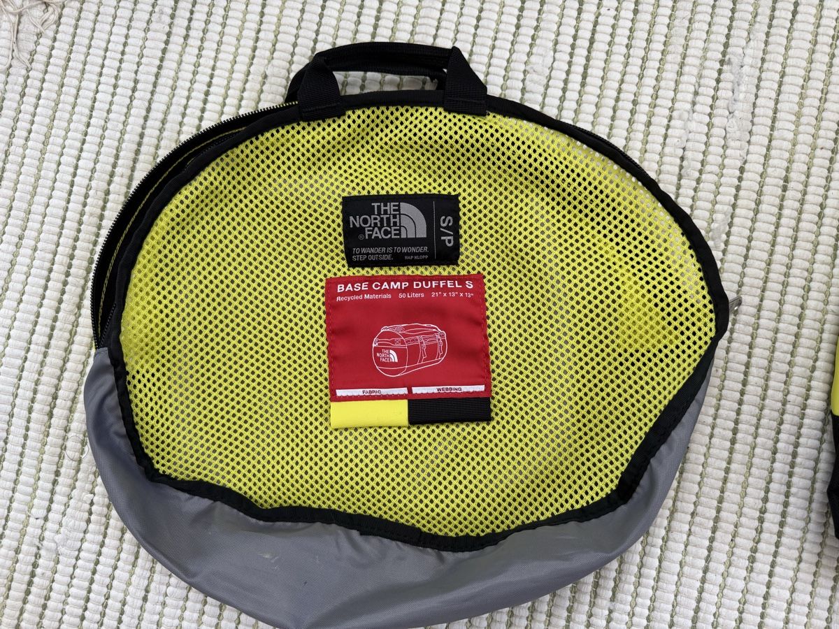 North Face Sacs: The North Face Base Camp Duffel S – Neuf avec emballage d'origine à Thun par sNo0p 2