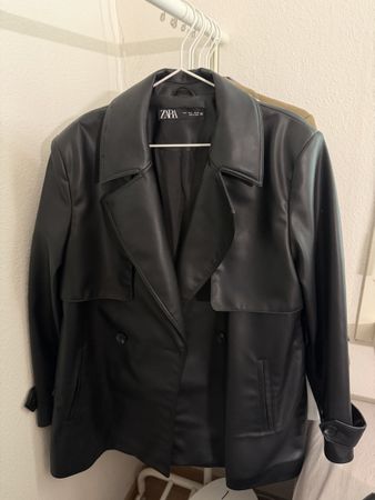 Zara Kunstleder Jacke schwarz Grösse L