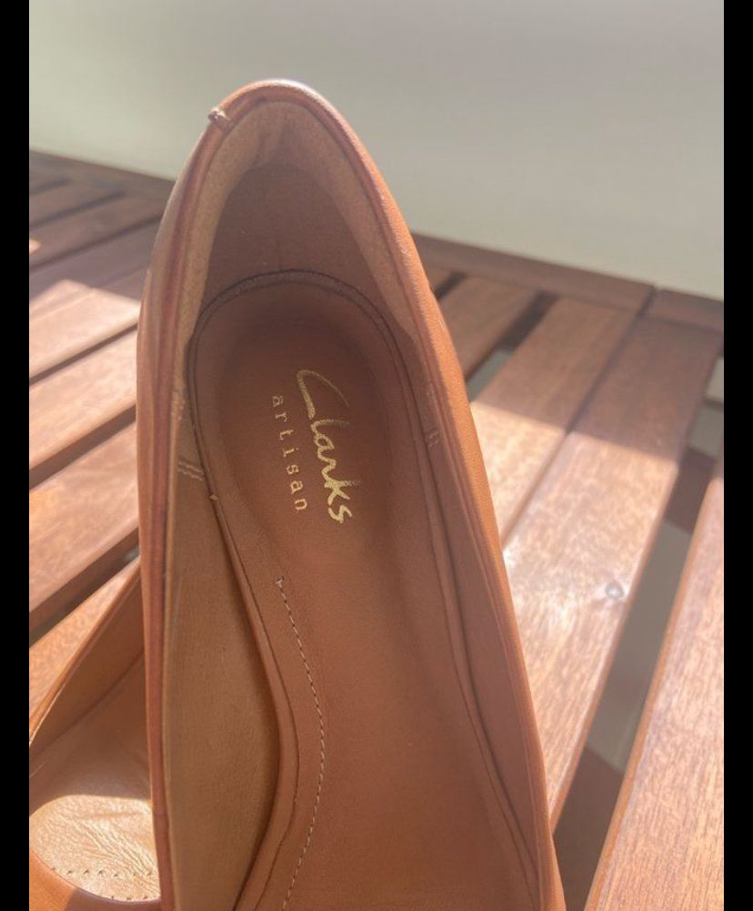 Damenschuhe: Nude Peeo Toe, Clarks, 37, prima Zustand – Neu (gemäss Beschreibung) aus Pratteln von Arthband 1