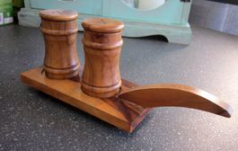 Holz Menage Salz & Pfeffer, Streuer auf Brett mit Griff