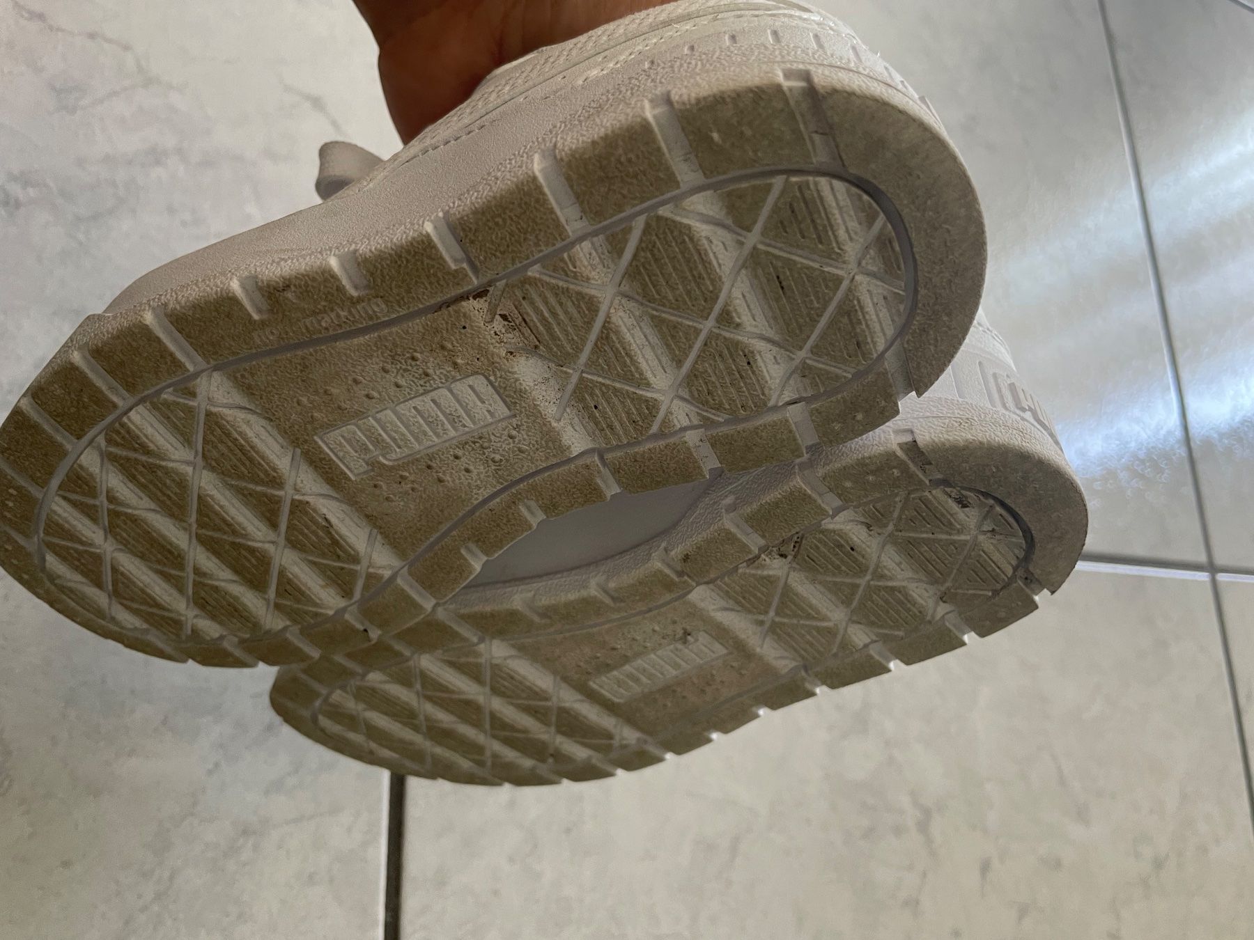 Puma Chaussures garçon: Puma Kinder Schuhe Grösse 30 – D'occasion à Dotzigen par gok_5vfh 2