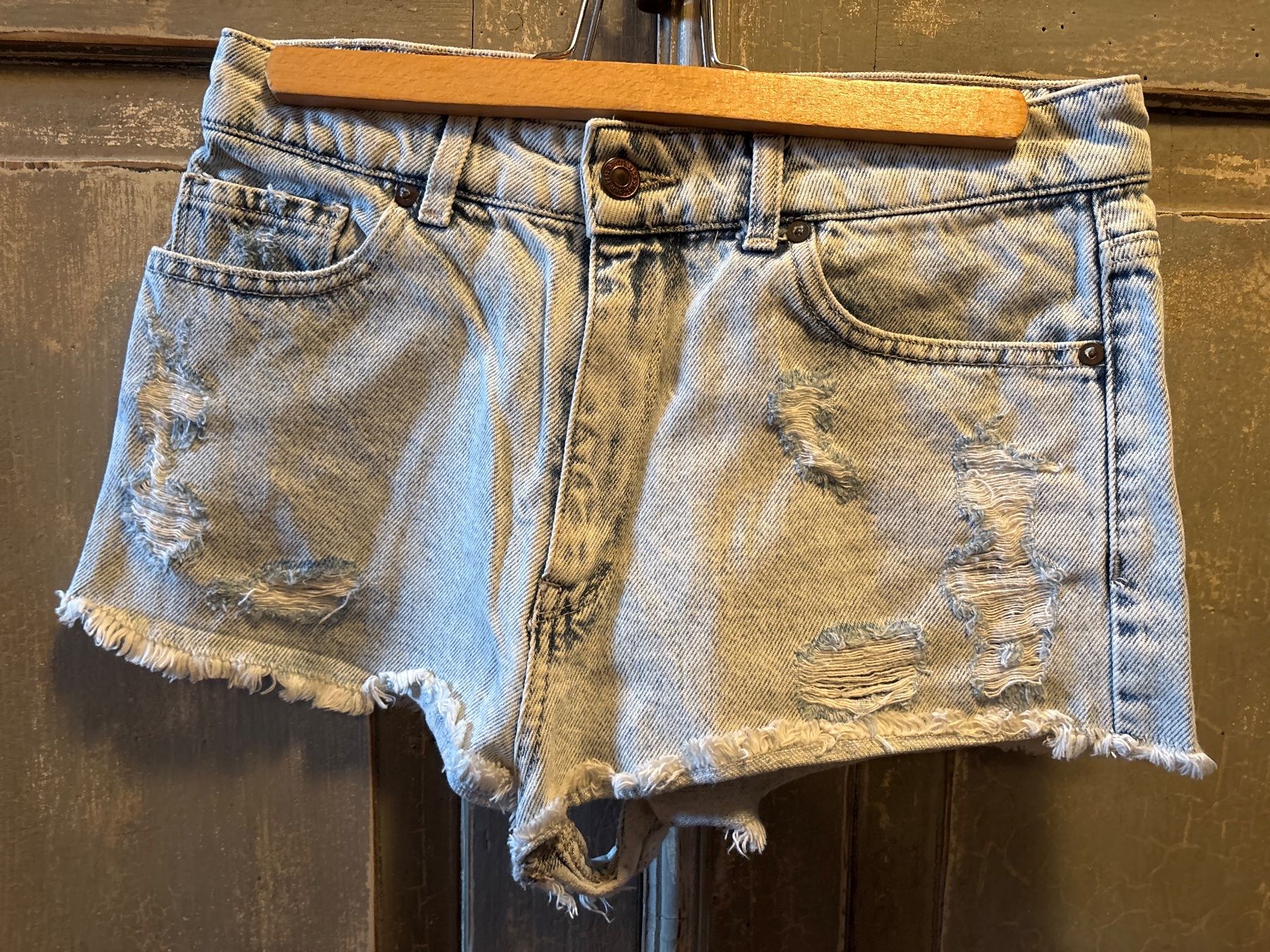 Mango Jeans: Mango Denim & Tees - 38 – Usato da Besenbüren venduto da piculo