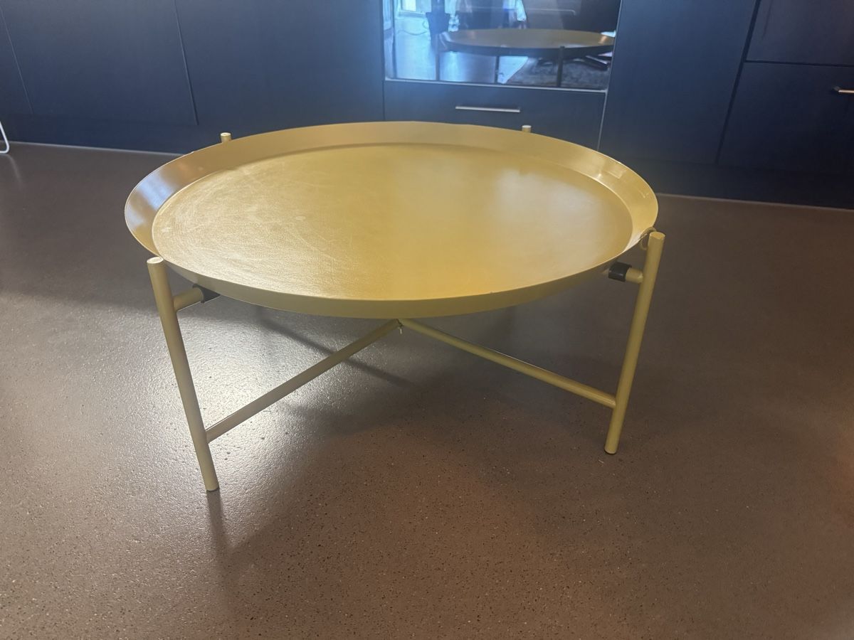Tavoli: Couchtisch – Usato da Luzern venduto da Knutsen7