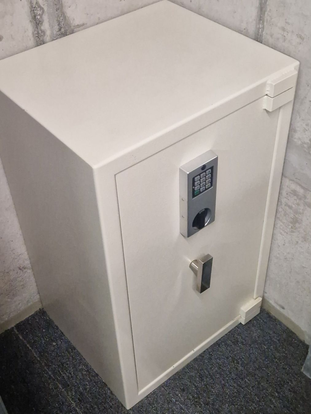 Casseforti: Tresor / Kassenschrank BBS E 800 EZ – Usato da Cham venduto da Dave63