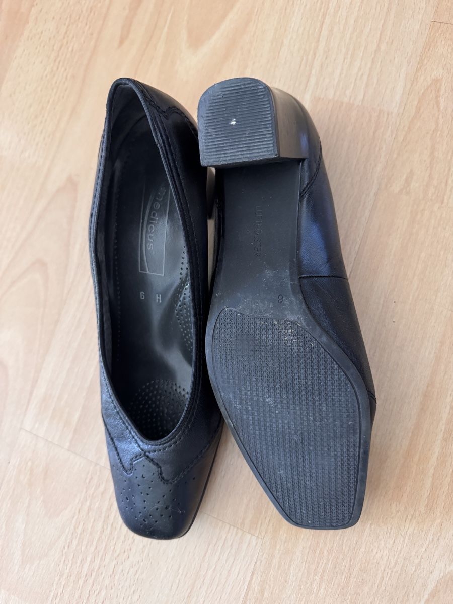 Chaussures femmes: Schwarze Damen Pumps Medicus – D'occasion à Zürich par man_nq66 2