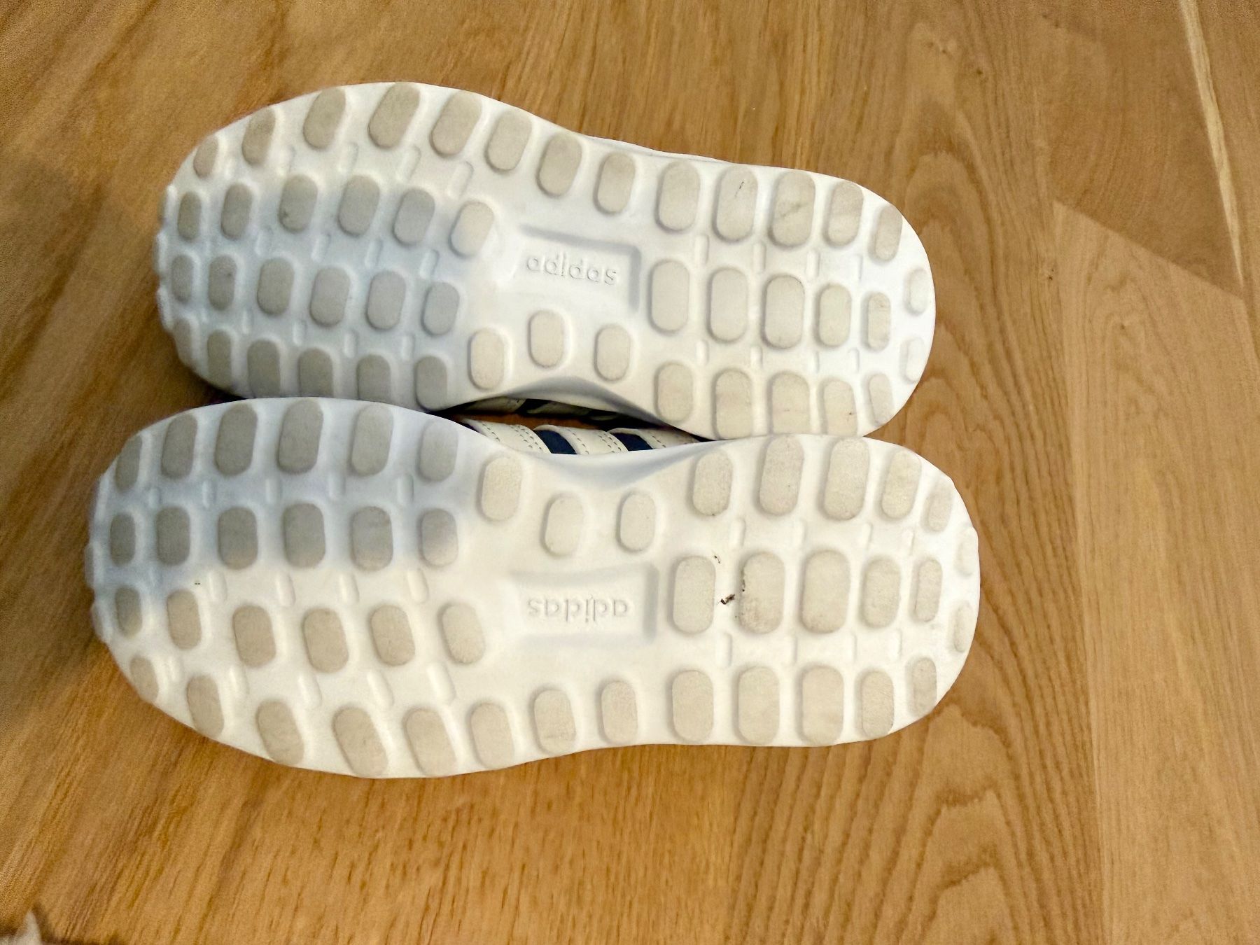 Adidas Schuhe für Jungen: Trainers Adidas Grosse 27 – Gebraucht aus Frick von Mis_sms2 1