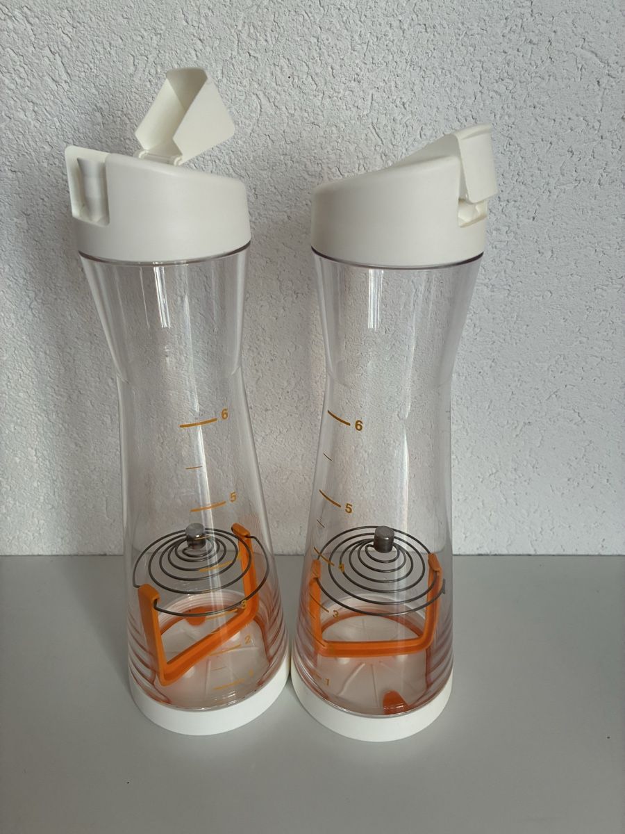 Betty Bossi Recipients et similaires: 2 Shaker Flaschen von Betty Bossi – D'occasion à Burgdorf par Calvia