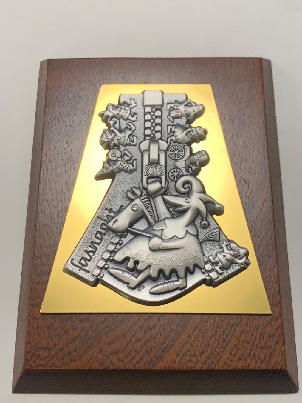 Basler Placchette & Badge: Basel COMITÉ Zugsplakette 2012 ** – Usato da Basel venduto da fasnachtsoutlet1965