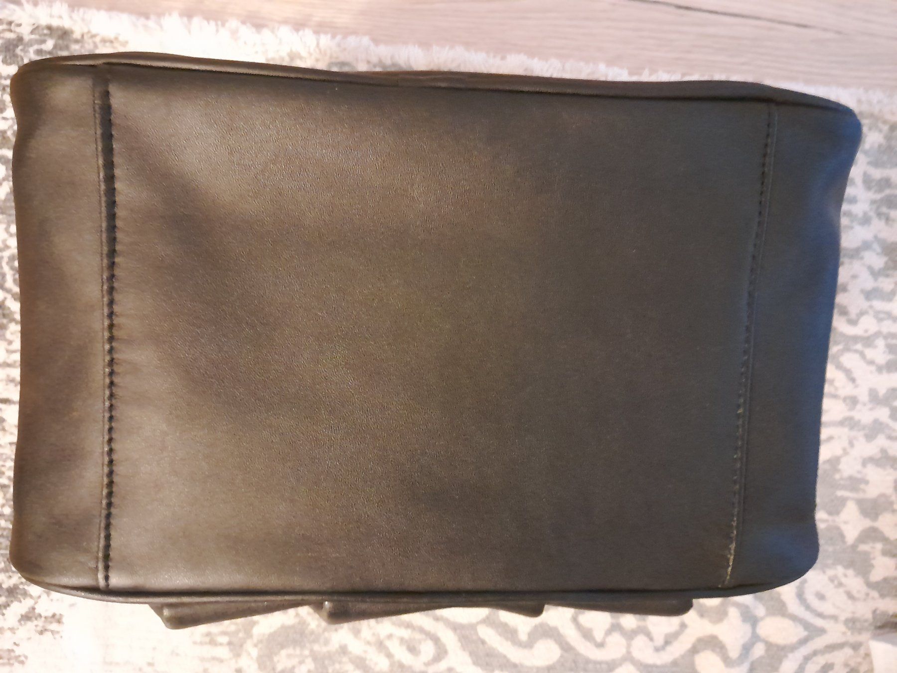 Custodie per cosmetici: Necessaire/ Kulturtasche Damen schwarz – Usato da Zürich venduto da Sustainability 4