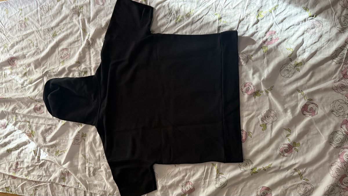 Pulls & Sweat-shirts: Sweat à capuche sans manches  – D'occasion à Biel/Bienne par glaewynnshop 3