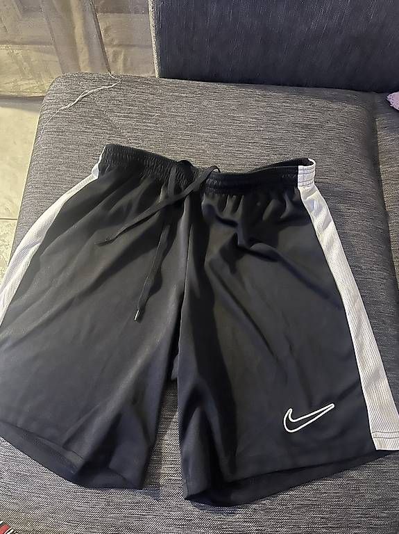 Hosen: Nike -Turnhose – Gebraucht aus Wil SG von smu_l76j