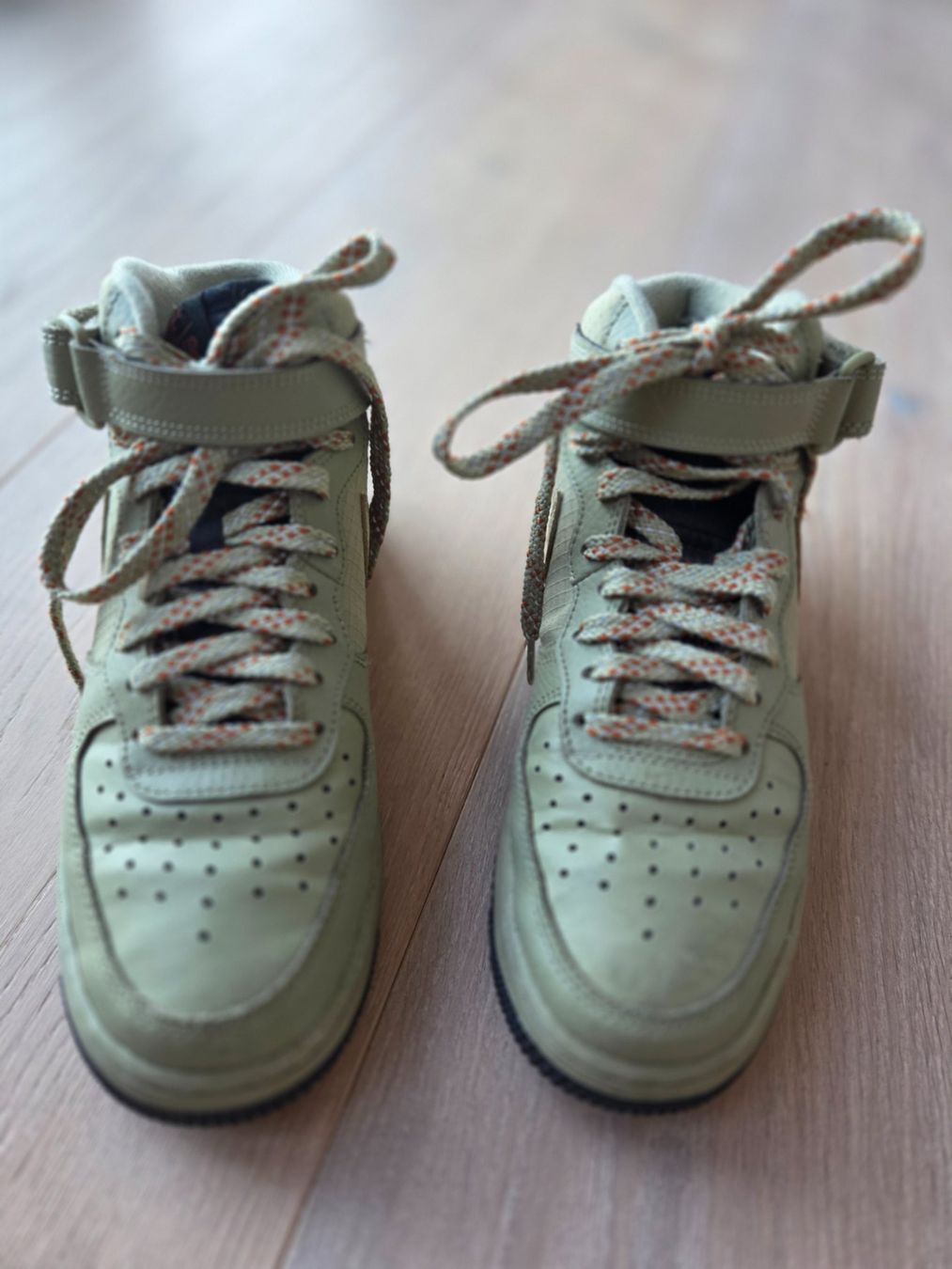 Nike Scarpe da uomo: Nike Air Force 1 '07 Mid Sneaker – Usato da Rüschlikon venduto da tiniweeeny 2