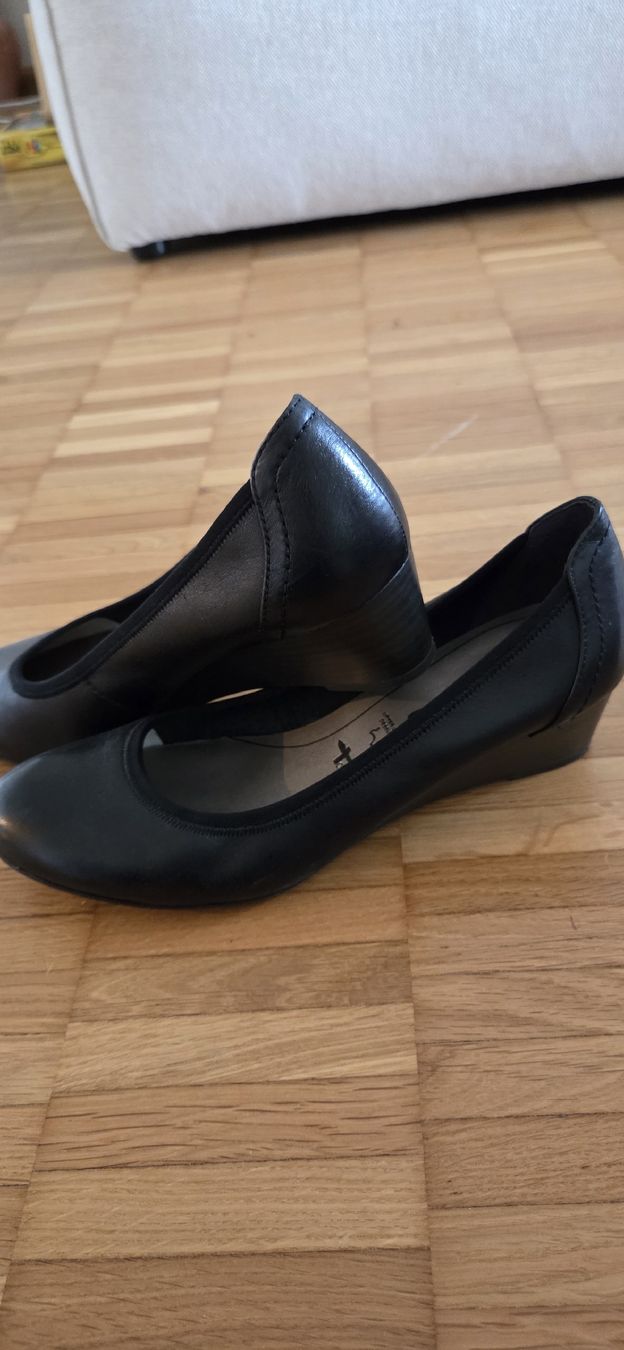 Tamaris Scarpe da donna: tamaris keilpumps, grösse 39, schwarz – Nuovo (secondo la descrizione) da Reinach BL venduto da Delare.2026 1