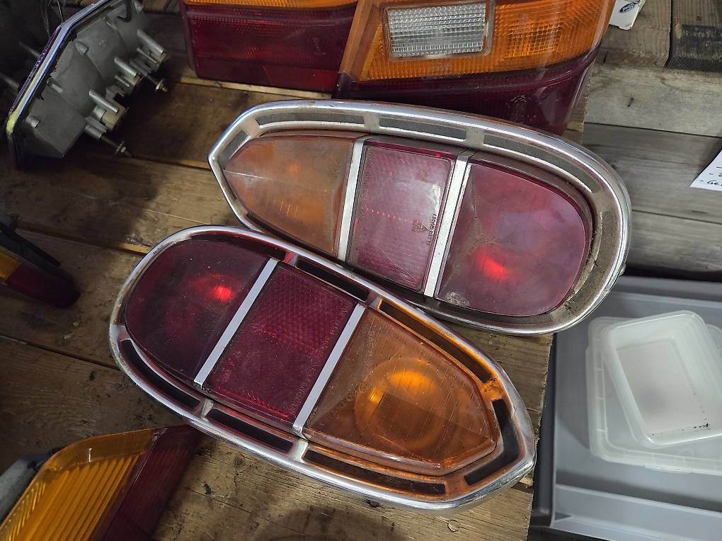 Tutti pezzi di ricambio auto: Ford Rückleuchten  – Usato da Matzingen venduto da AMY-007 2