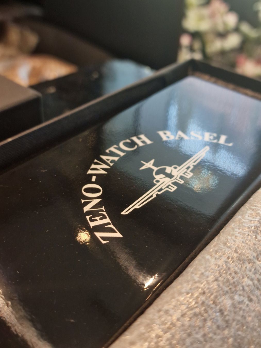 Scatole porta orologi: Edle Uhrenbox der Marke Zeno-Watch Basel – Usato da Unterägeri venduto da Altgoldschmuck 1