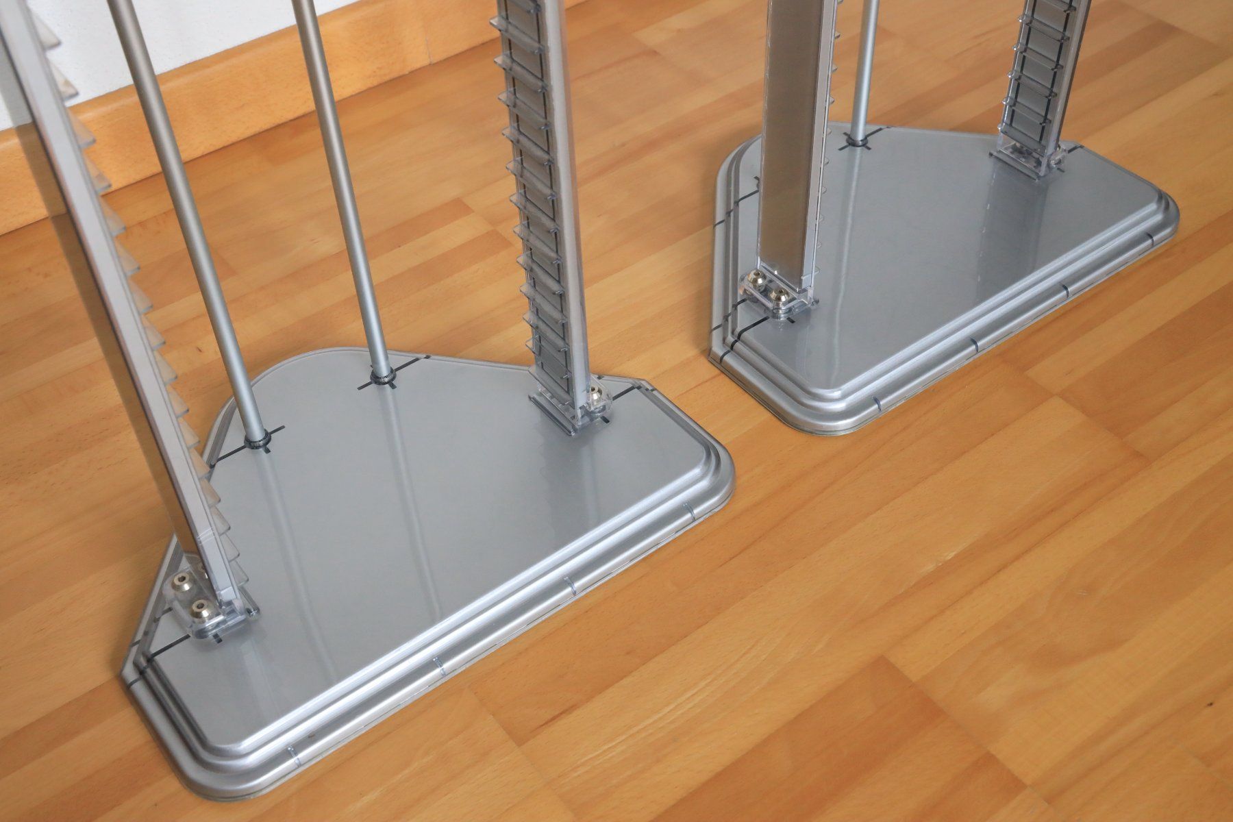 Altro in Decorazioni & Accessori: DVD-Ständer in Hochhaus Optik, 2er Set – Usato da Rikon im Tösstal venduto da Sunsetbay 2