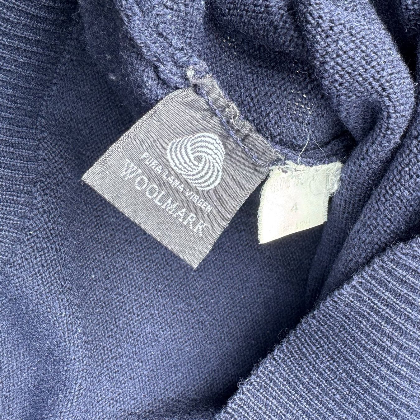 Saint Laurent Pullover & Sweatshirts: Yves Saint Laurent wool trademark crewneck pull sweatshirt – Gebraucht aus St. Gallen von sourced_limited 3