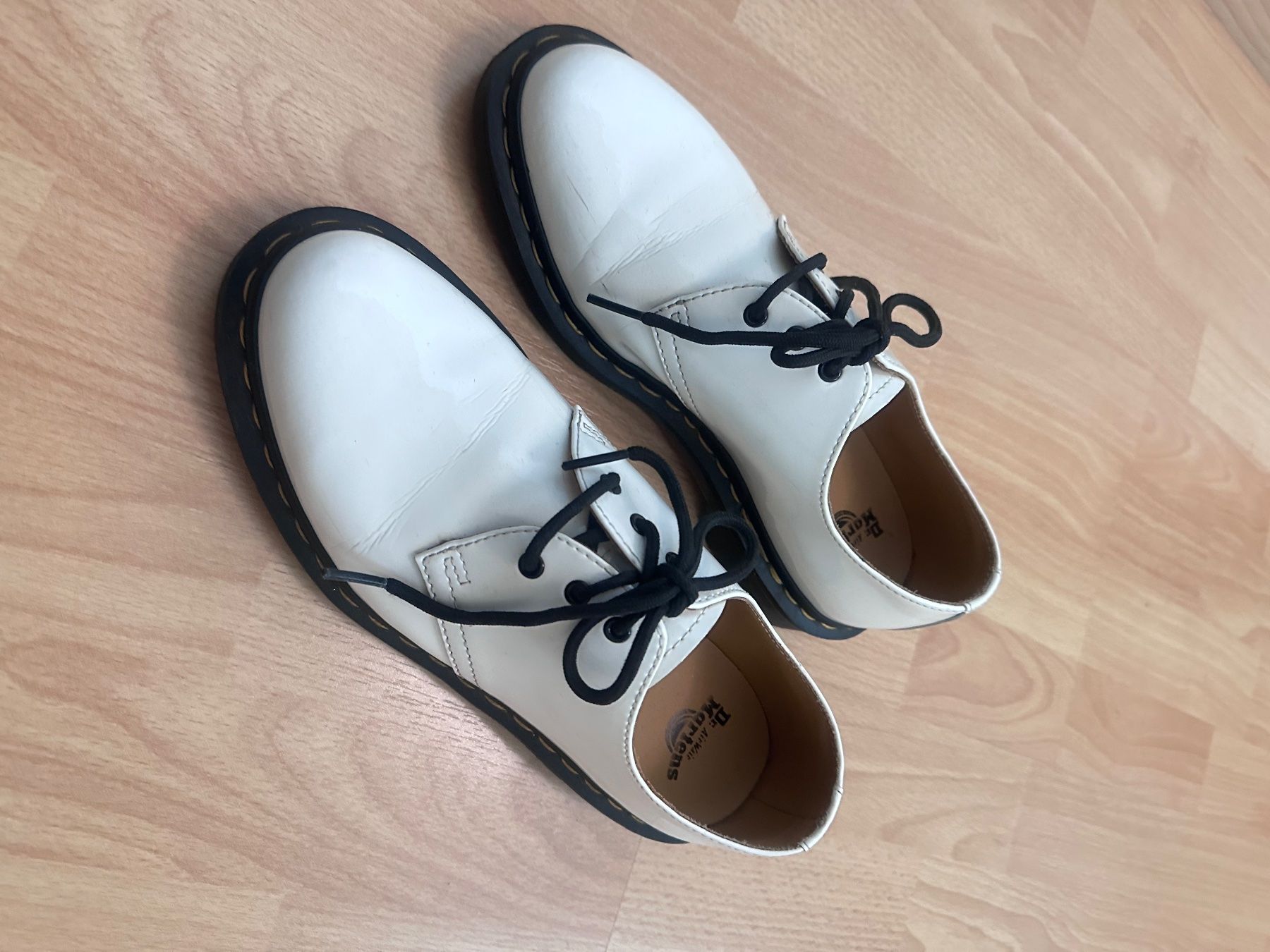 Dr. Martens Scarpe da donna: Dr. Martens Lack Schuhe, Gr. 38, Weiss – Usato da Stans venduto da mel_m8xv 1