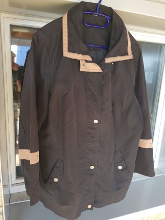 leichte Jacke schwarz beige