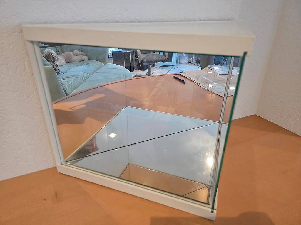 Vitrinen: Vitrine: Designer-Glas-Vitrine PRISMA mit Schiebe-Glas-Front – Gebraucht aus Pfeffingen von rov_9frp 3