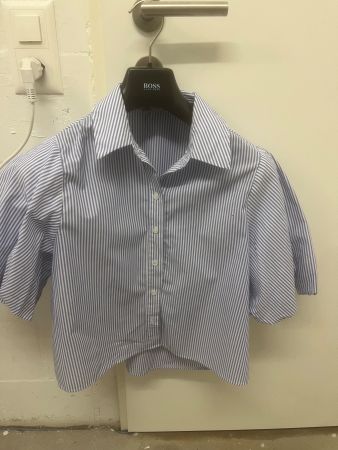 Blau-weiss gestreifte Kurzbluse von Zara, Gr. M