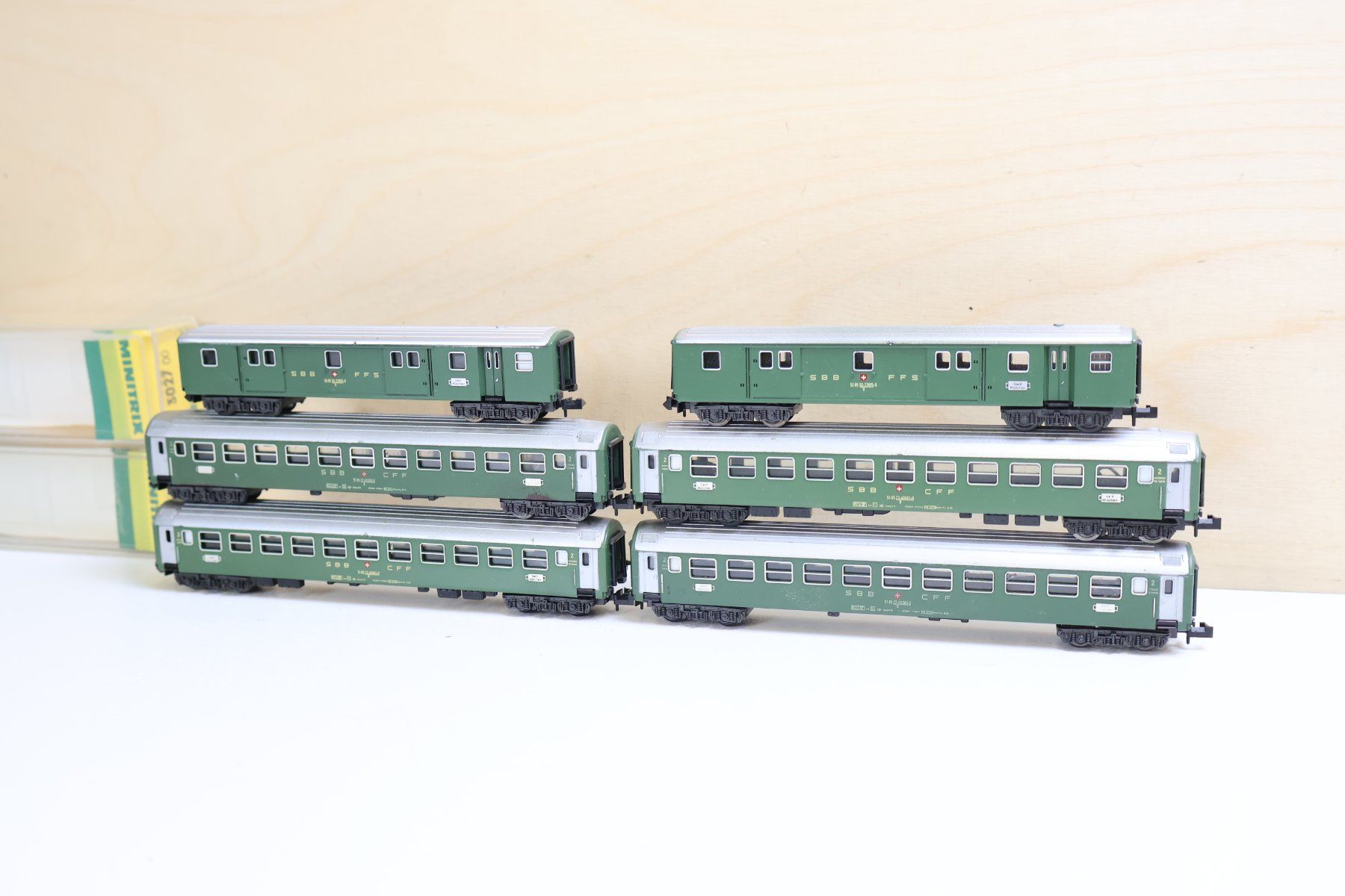 Trix Modellini di ferrovie: Minitrix 6 x SBB Personenwagen - Set – Usato da Winterthur venduto da Monstera 2