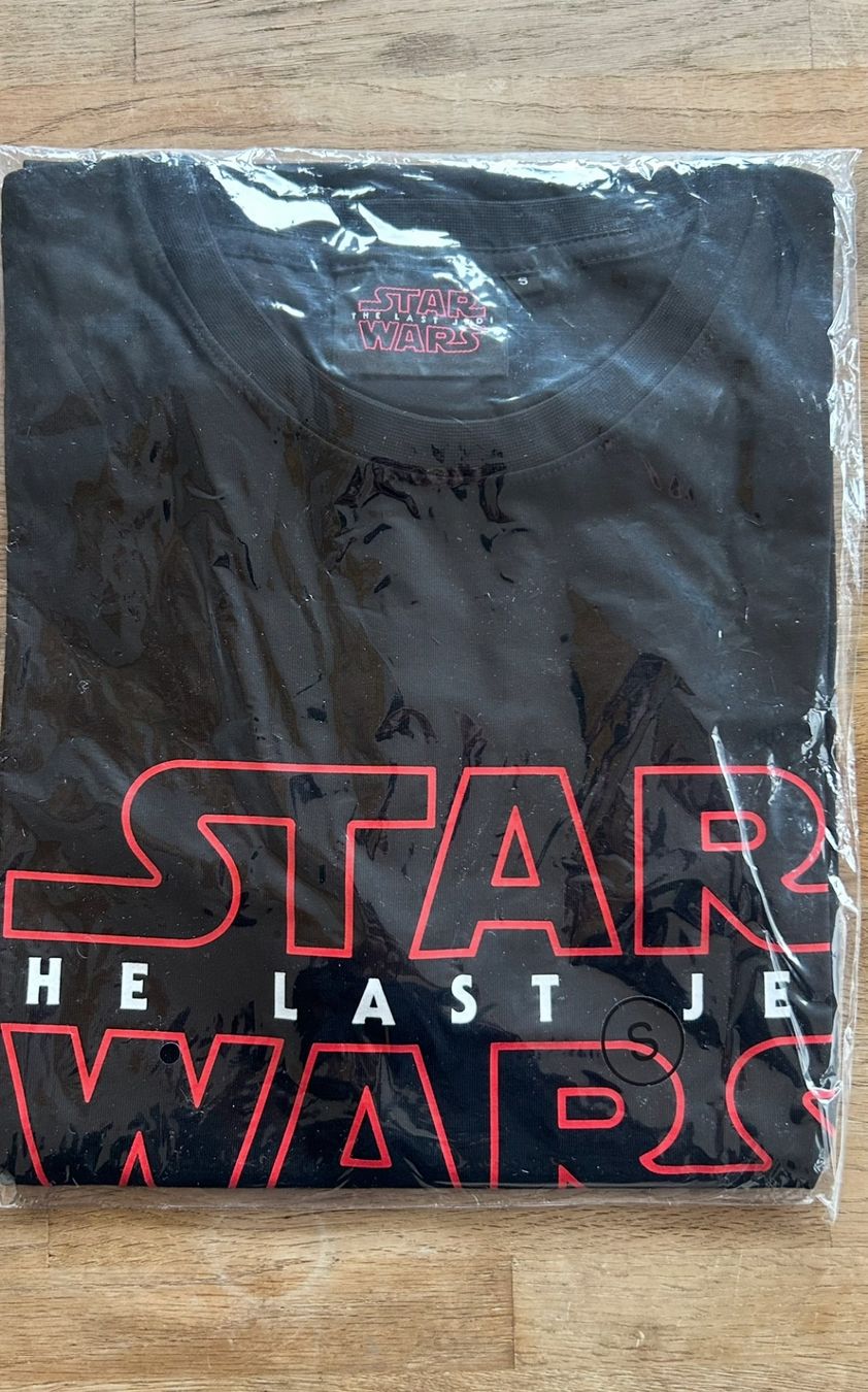 Star Wars T-shirt: Star Wars T-Shirt – Nuovo (secondo la descrizione) da Lugano venduto da bad_2t9b