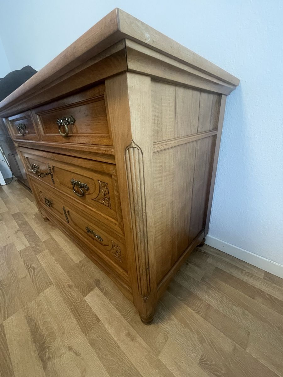 Kommoden: Antike Kommode mit geschnitzten Details – Gebraucht aus Dietikon von lir_6b7c 4