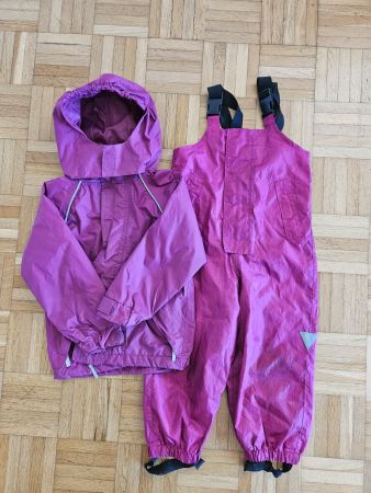 Regenjacke und - hosen 98
