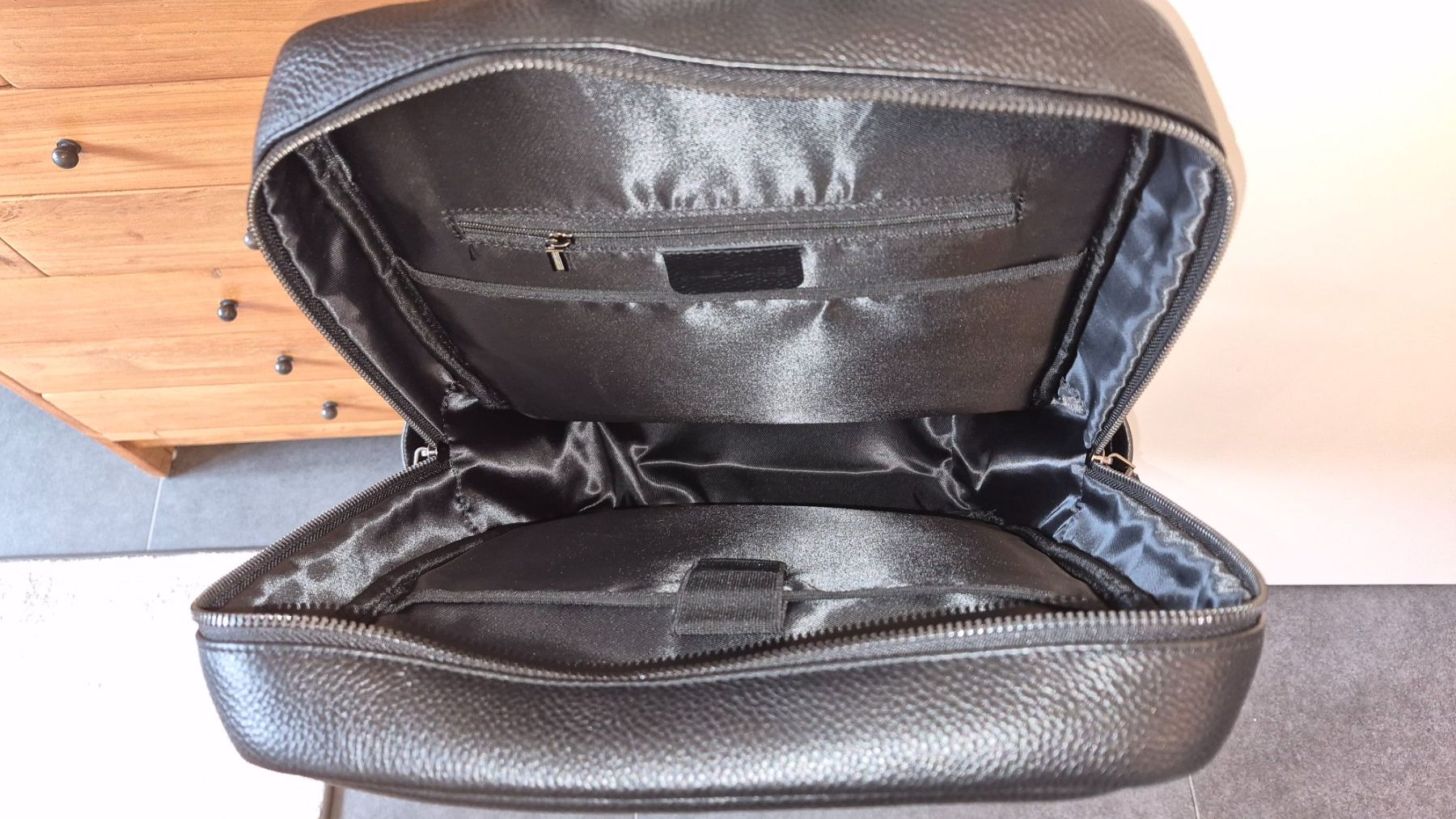 Zaini: Lederrucksack schwarz – Nuovo e nell'imballaggio originale da Neerach venduto da Kenny8165 2