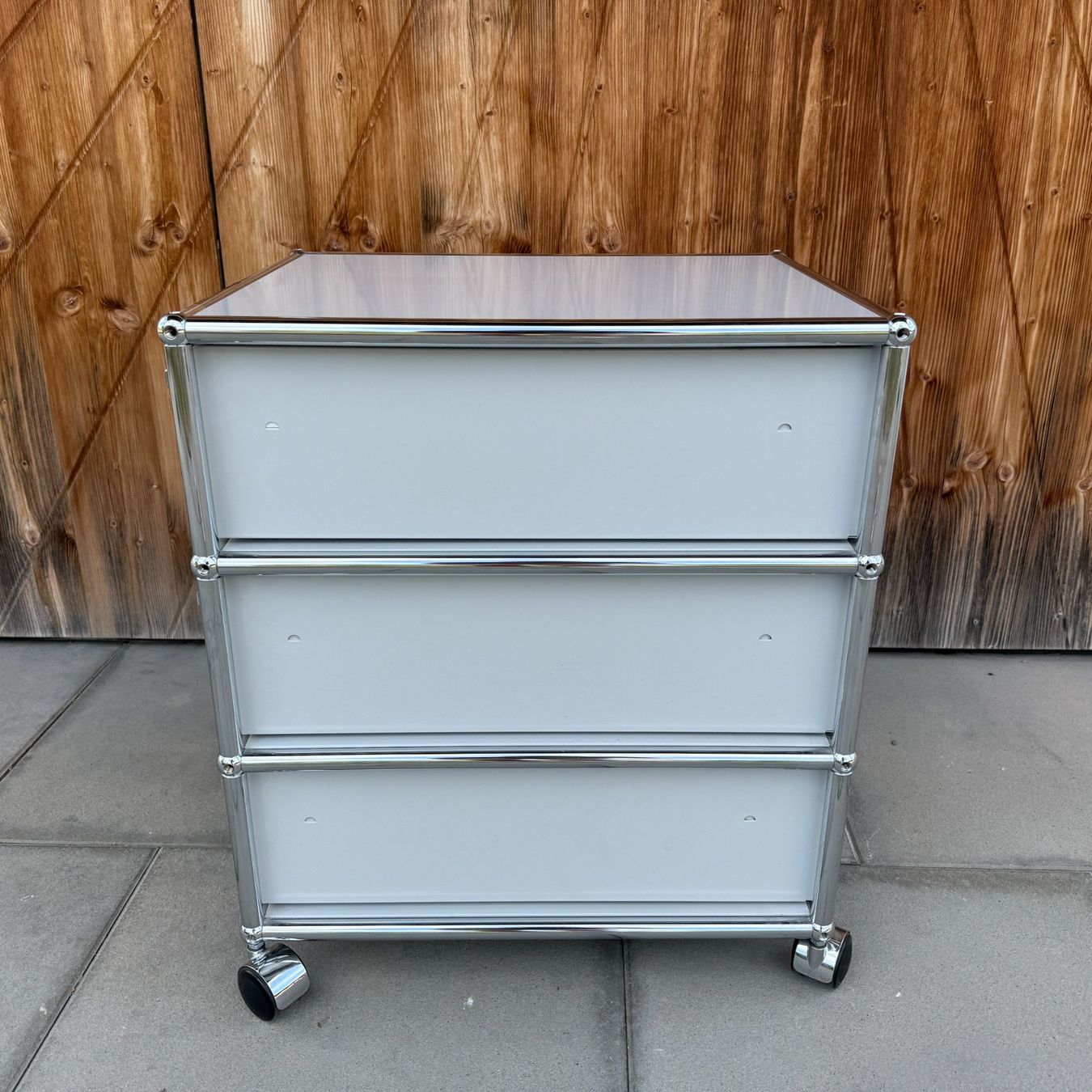 USM Banconi: USM Haller Rollcontainer Rollkorpus lichtgrau -top Zustand- – Usato da Ramsen venduto da Studio82 2
