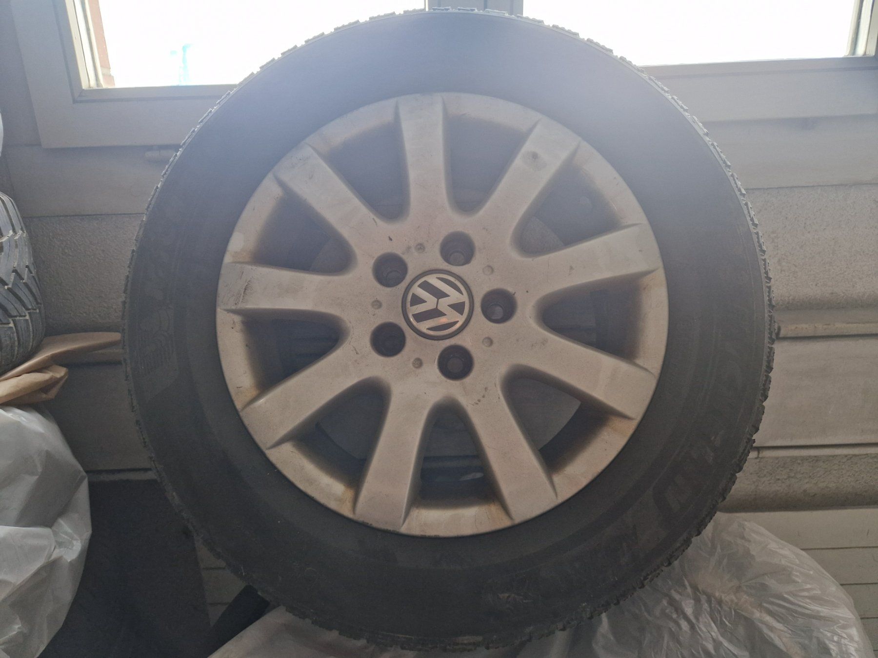 Volkswagen Pneumatici & Ruote complete: ALURÄDER VW GOLF 5 – Usato da Frauenfeld venduto da dragon1000