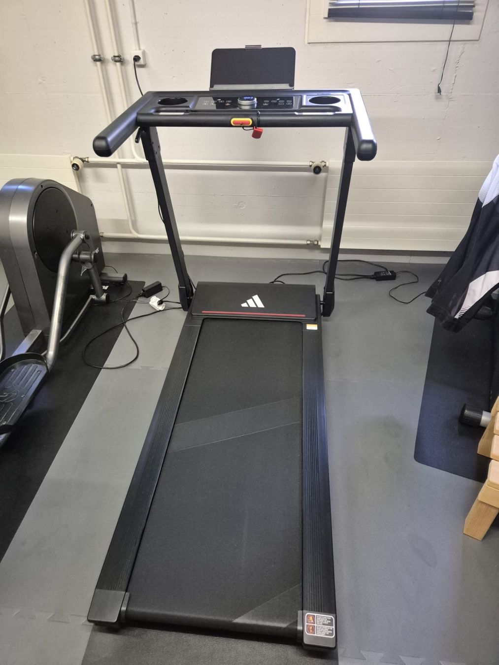 Adidas Vélos d'appartement: Adidas Ultra T-1 Laufband – Neuf (Voir description) à Meierskappel par aemkeii