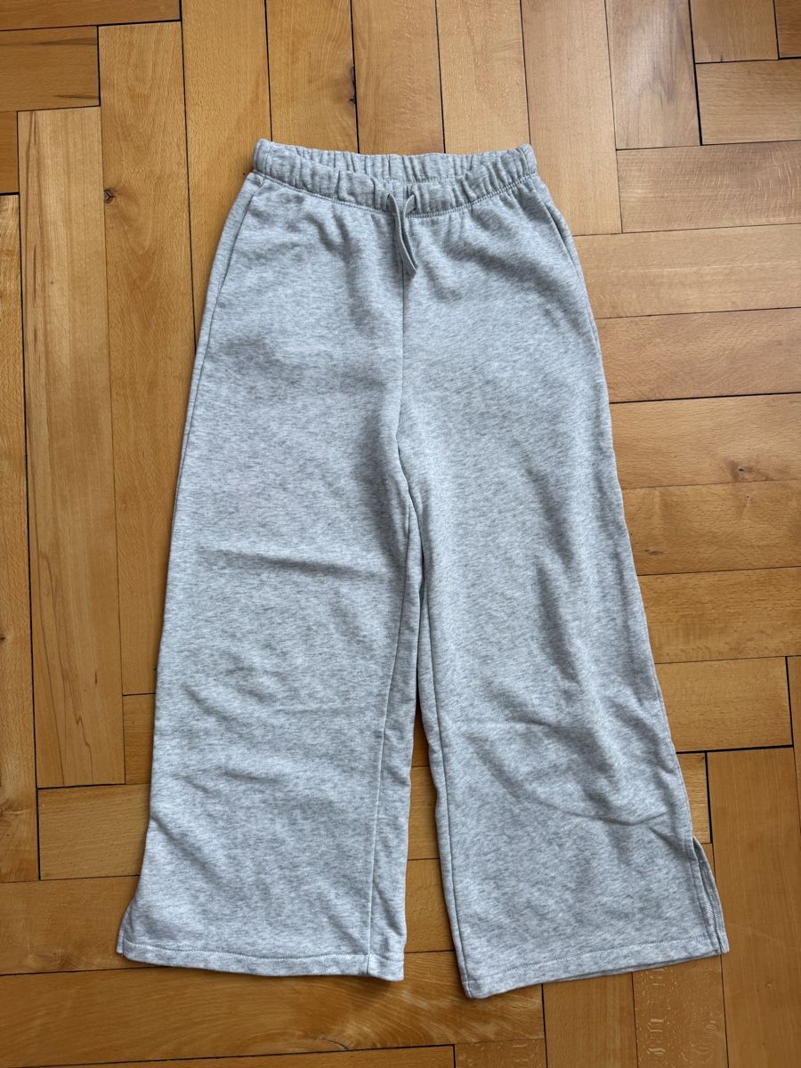 H&M Pantaloni: H&M Trainer Hose – Usato da Solothurn venduto da Vintage87
