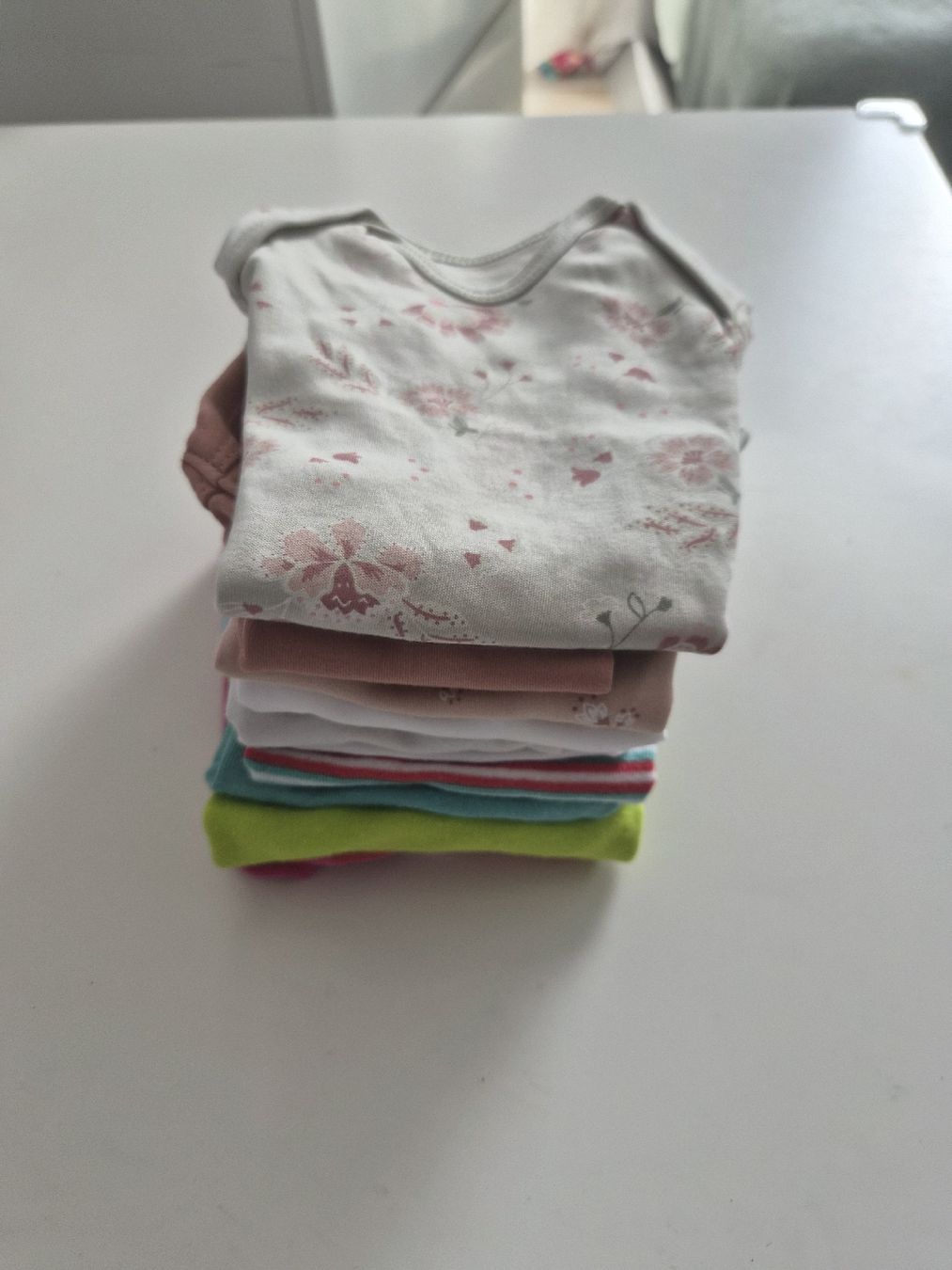 Lotti & Set di vestiti: Kurzarmbody Set 62/68 – Usato da Basel venduto da Joflu