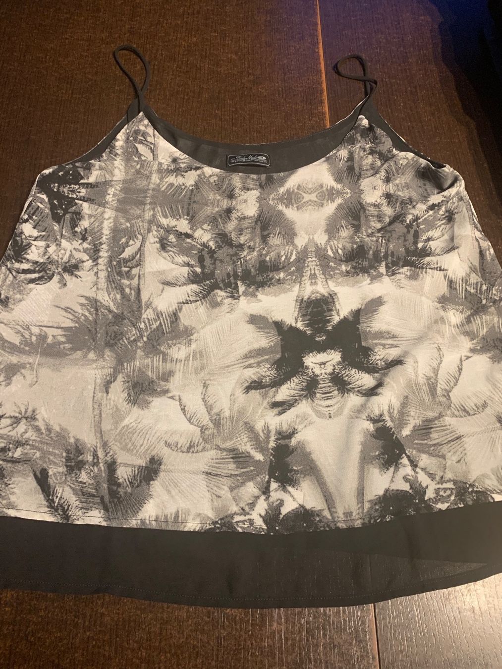 Tops: Pull à bretelles taille M – Neu (gemäss Beschreibung) aus Domdidier von qatar1973 2
