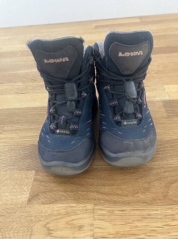 Scarpe per ragazzi: Lowa Wanderschuhe Grösse 25 – Usato da Thalwil venduto da manuela_balett