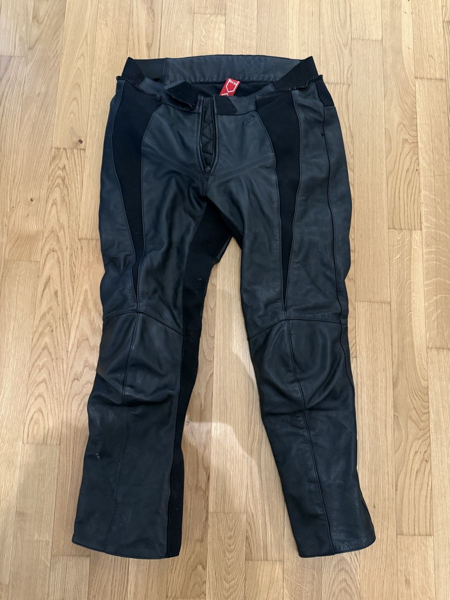 IXS Pantalons: Motorrad Lederhose – D'occasion à Liestal par S3ri
