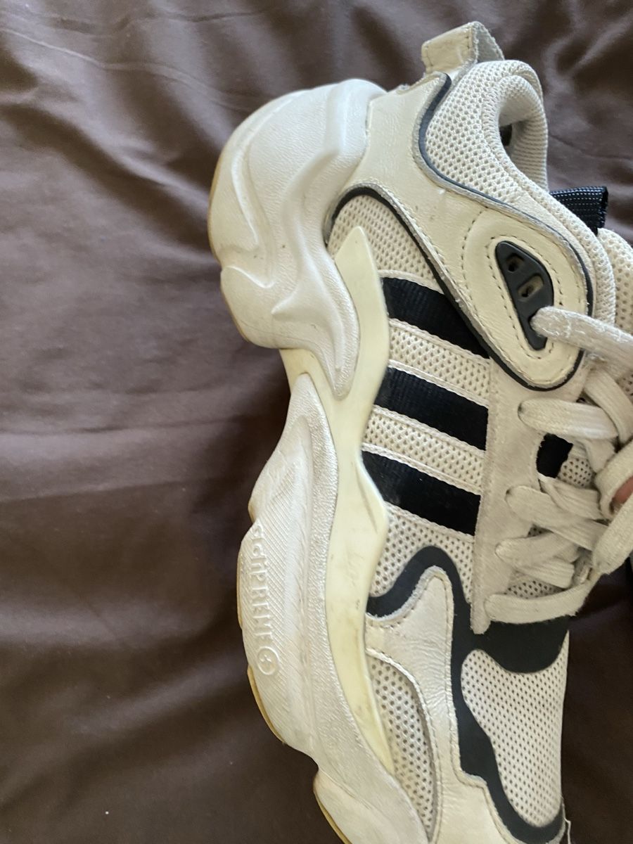 Adidas Scarpe da donna: Joli chaussure taille 37/5 – Usato da Brügg BE venduto da nou_8ht9 2