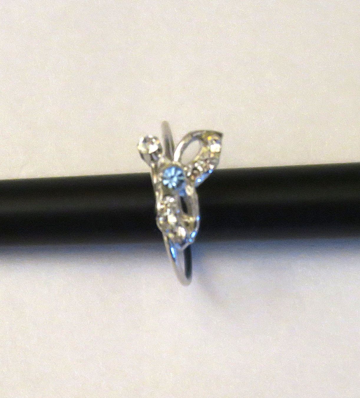 Anelli: Ring mit Strasssteinen, Gr. 52 mm – Usato da Brittnau venduto da marlenestone