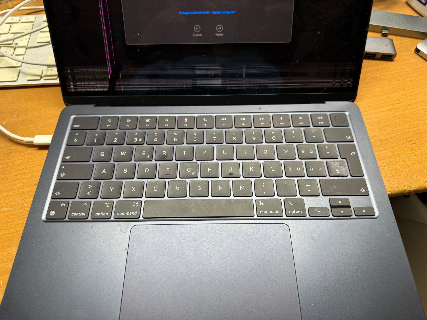 Apple Notebook: MacBook Air  M3 13 zoll 2024 – Difettoso da Au SG venduto da bah_6f5w 2