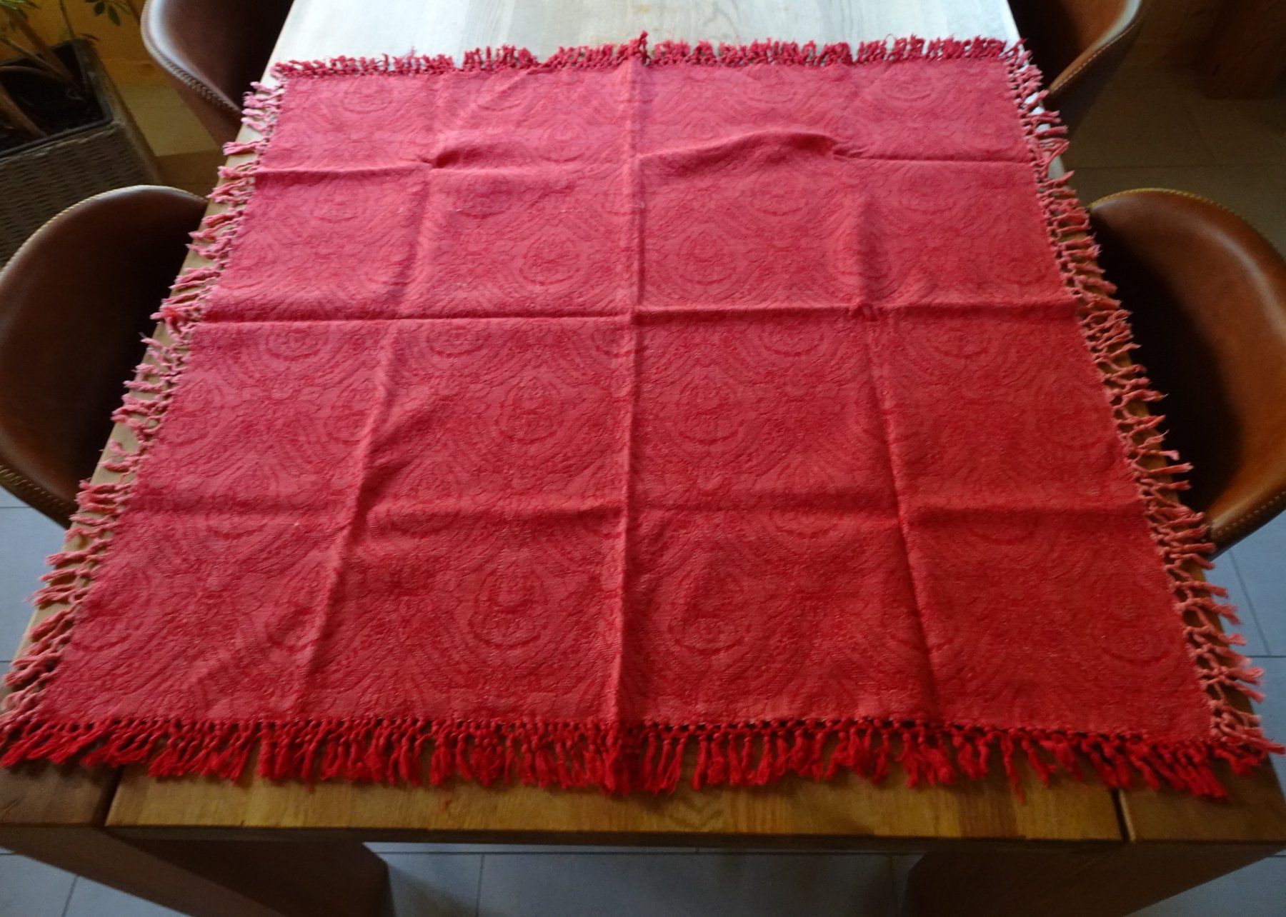 Sonstige Tischwäsche: Uni rote Tischdecke 100 x 94 cm - 426194 – Gebraucht aus Küssnacht am Rigi von Good4Deckeli